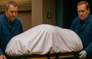 The dog had always been silent… but that day, his behavior froze everyone with fear.