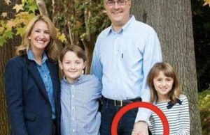 She Thought It Was Just a Sweet Family Photo — Until She Zoomed In and Saw the Truth That Changed Everything